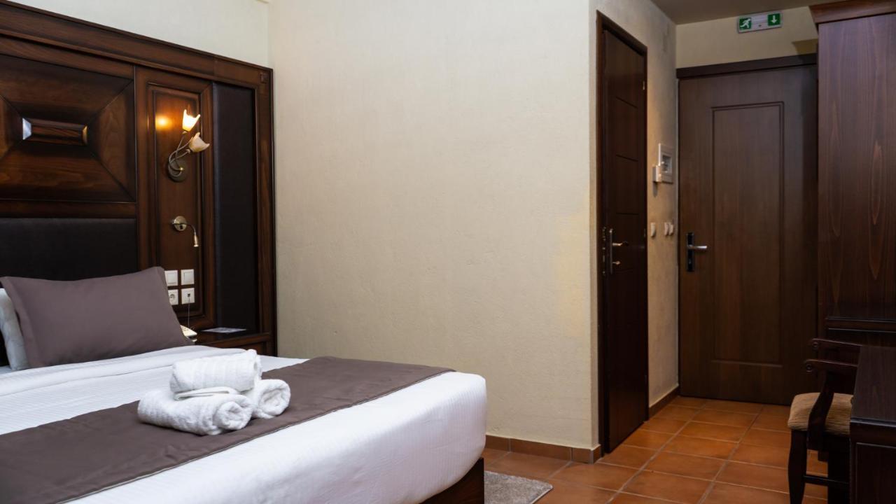 Dellas Boutique Hotel Kalambaka Exterior photo